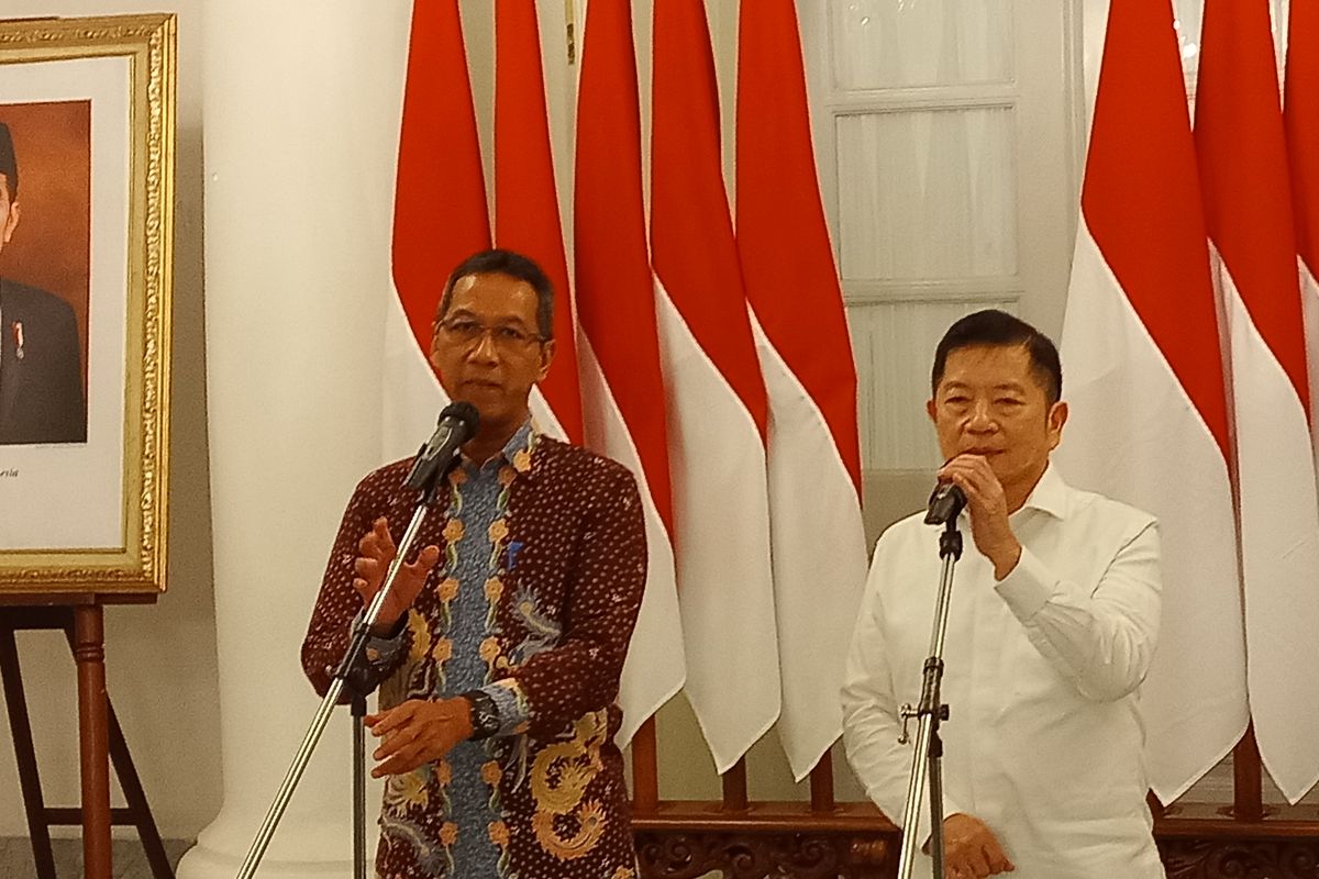 Menteri Perencanaan Pembangunan Nasional/Badan Perencanaan Pembangunan Nasional (Bappenas) Suharso Monoarfa menemui Penjabat Gubernur DKI Jakarta Heru Budi Hartono di Balai Kota DKI, Gambir, Jakarta Pusat, Kamis (24/11/2022). 