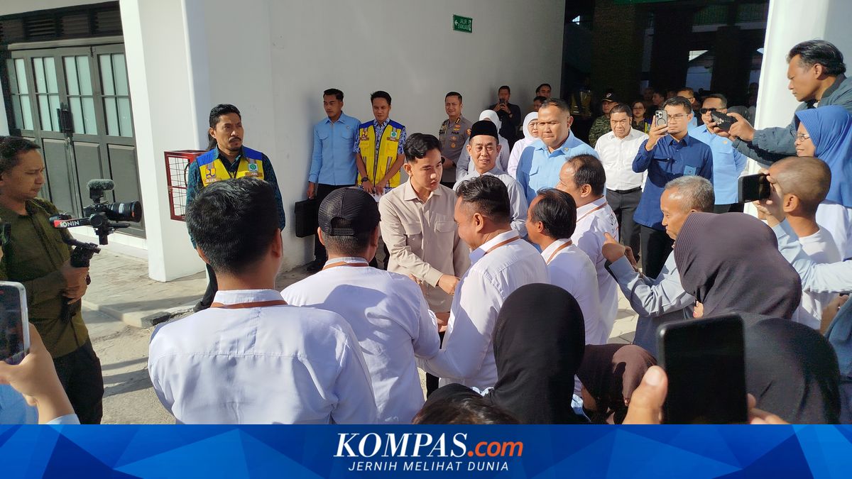Momen 10 Menit Wapres Gibran Keliling Pasar Banyuwangi