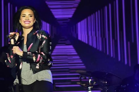 Mantan Kekasih Hadiri Pesta Ulang Tahun Demi Lovato ke-25