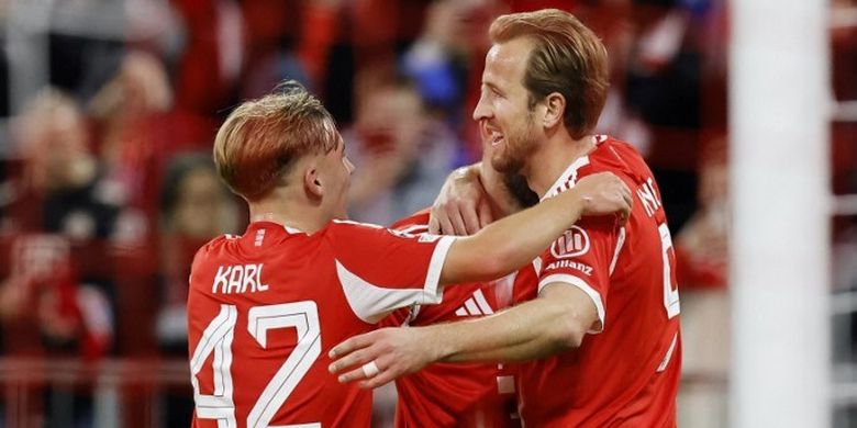 Para pemain Bayern Muenchen merayakan gol Harry Kane saat Bayern mengandaskan wakil Belgia, Club Brugge, dengan skor 4-0 pada laga matchday 3 Liga Champions, Kamis (23/10/2025) dini hari WIB.