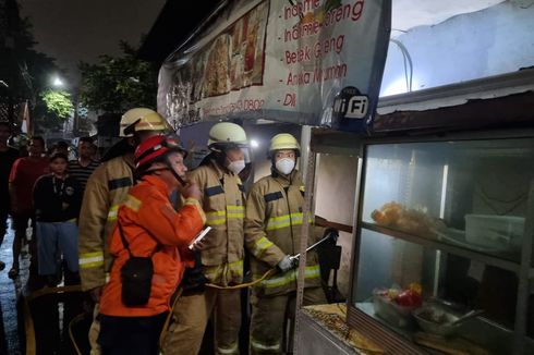 Kebakaran Landa Warung Makan di Makasar Jaktim, Pemilik Derita Luka Bakar di Tangan