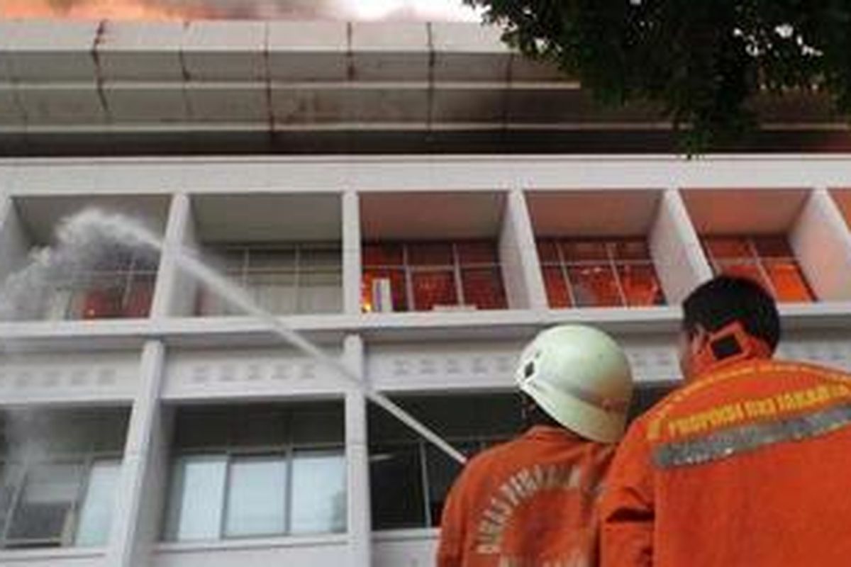 Gedung Utama Setneg, Jakarta, Kamis (21/3/2013) terbakar.