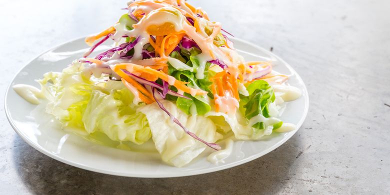 Resep Salad Sayur Simpel, Lengkap dengan Saus Thousand Island