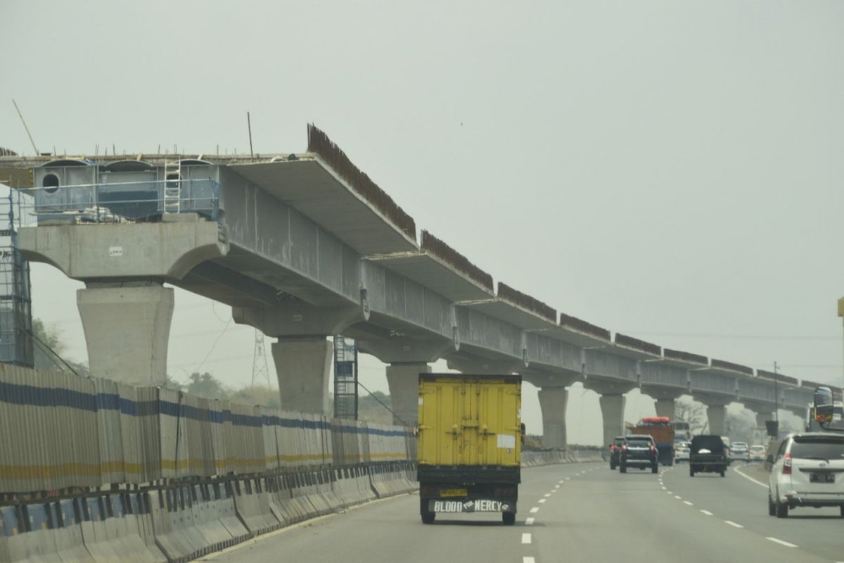 Pekerjaan konstruksi Tol Jakarta-Cikampek II (Elevated).