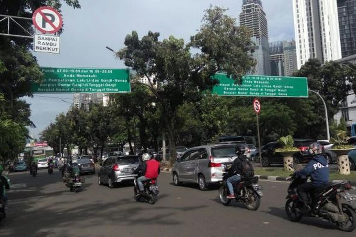 Gerbang ERP sudah tak terpasang di dekat bundaran Senayan, Jakarta Pusat, Kamis (15/12/2016).