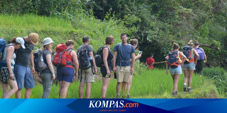 Turis Belgia Kagumi Alam Dan Budaya Di Flores Halaman All Kompas Com