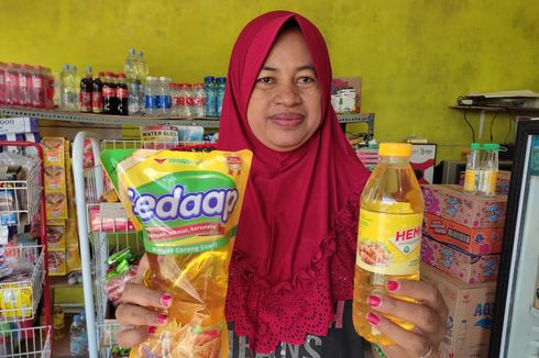 Harga Minyak Goreng Melambung di Pasaran, Warga yang Ikut Operasi Pasar di Johar Baru Bersyukur