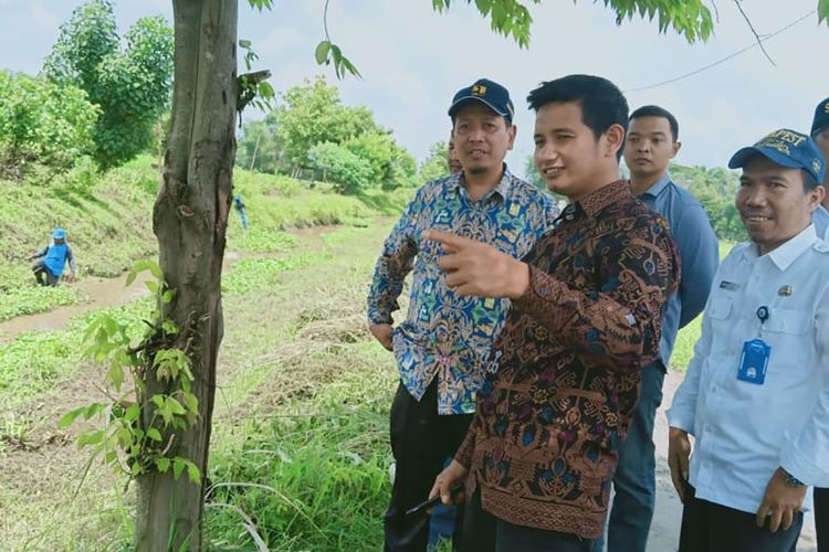 Tim Dompet Dhuafa berkolaborasi dengan Ditjen Sumber Daya Air Kabupaten Madiun untuk atasi masalah pengairan di wilayah tersebut.
