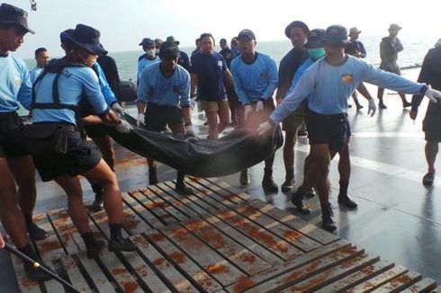 Cegah Pembusukan, Korban AirAsia Disimpan di Lemari Pendingin