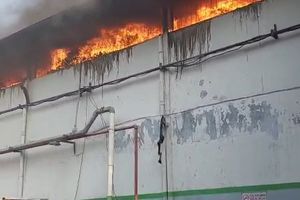 Gudang di Kapuk Jakbar Terbakar, Sempat Terjadi Ledakan