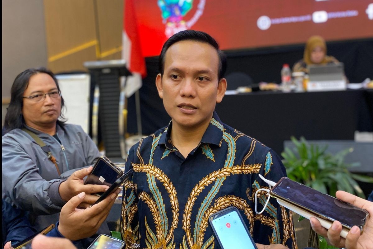 Komisioner Divisi Teknis dan Penyelenggaraan KPU Kota Batu, Thomi Rusydiantoro. 