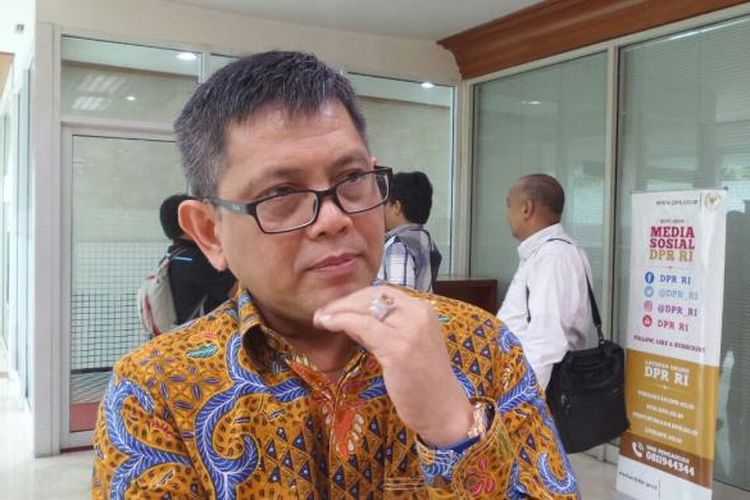 Anggota Komisi III dari Fraksi Partai Nasdem, Taufiqulhadi di Kompleks Parlemen, Senayan, Jakarta, Senin (30/1/2017).