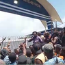 Polisi: Massa di Kediaman Gubernur Papua Lukas Enembe Mulai Berkurang