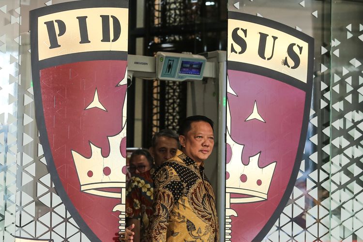 3 Kasus Korupsi yang Menjerat Eks Jampidsus Febrie Adriansyah