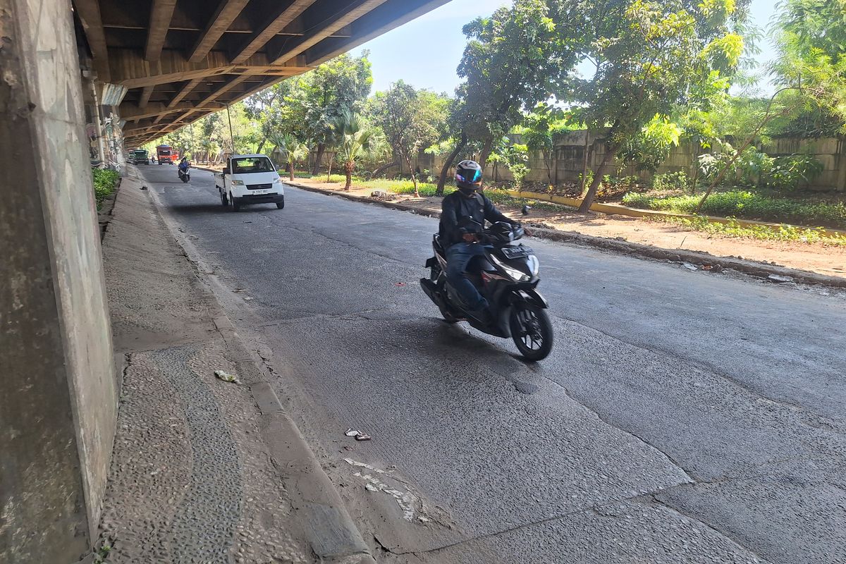 Jalan Bergelombang Dekat Ancol Sering Buat Pengendara Celaka
