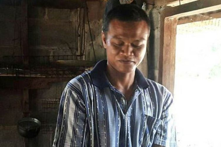 Sakdin (36), pria yang bunuh ayah kandungnya sendiri.