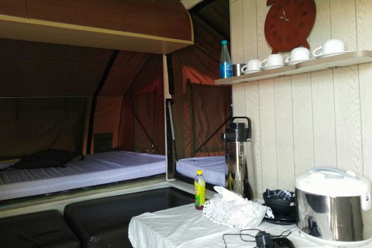 Camper trailer yang terbesar adalah jenis Caravan dengan kapasitas 6-8 orang.