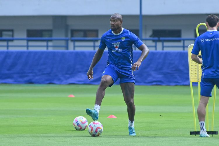 Live Persita Vs Persib: Gol Kilat Gervane Kastaneer, Maung Unggul 1-0