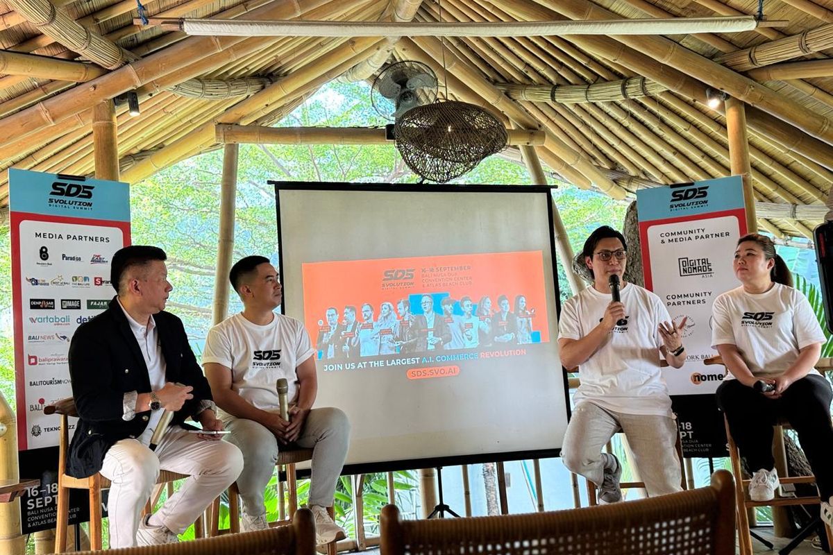 Dari kanan ke kiri: SDS Organising Chairman Racheal, Co-founder SVO.ai Malaysia & SDS Co-Organising Chairman Andrew, Co-founder SVO.ai Indonesia & SDS Co-Organising Chairman Riyard, Strategic Business Partner & Collaboration Wellous Indonesia Sy Henry Yotania.