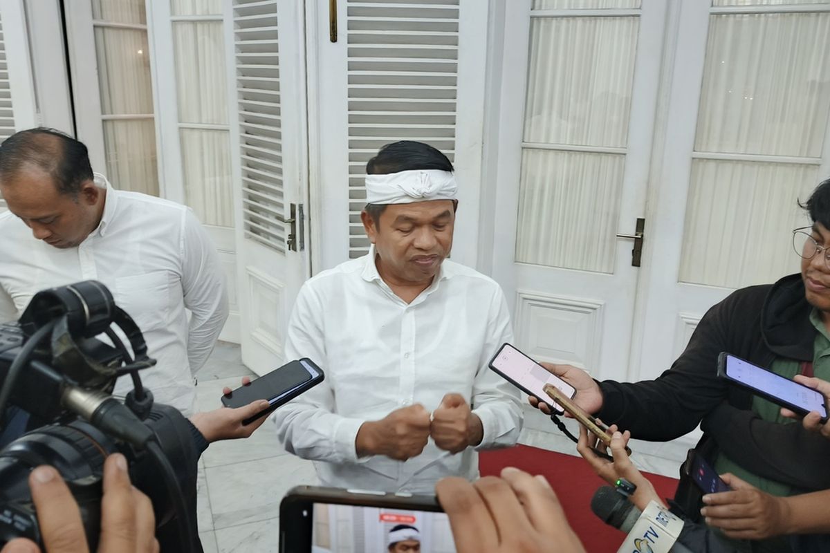 Gubernur Jabar, Dedi Mulyadi ketika diwawancarai oleh awak media di Gedung Pakuan, Kota Bandung, Rabu (23/4/2025) malam.
