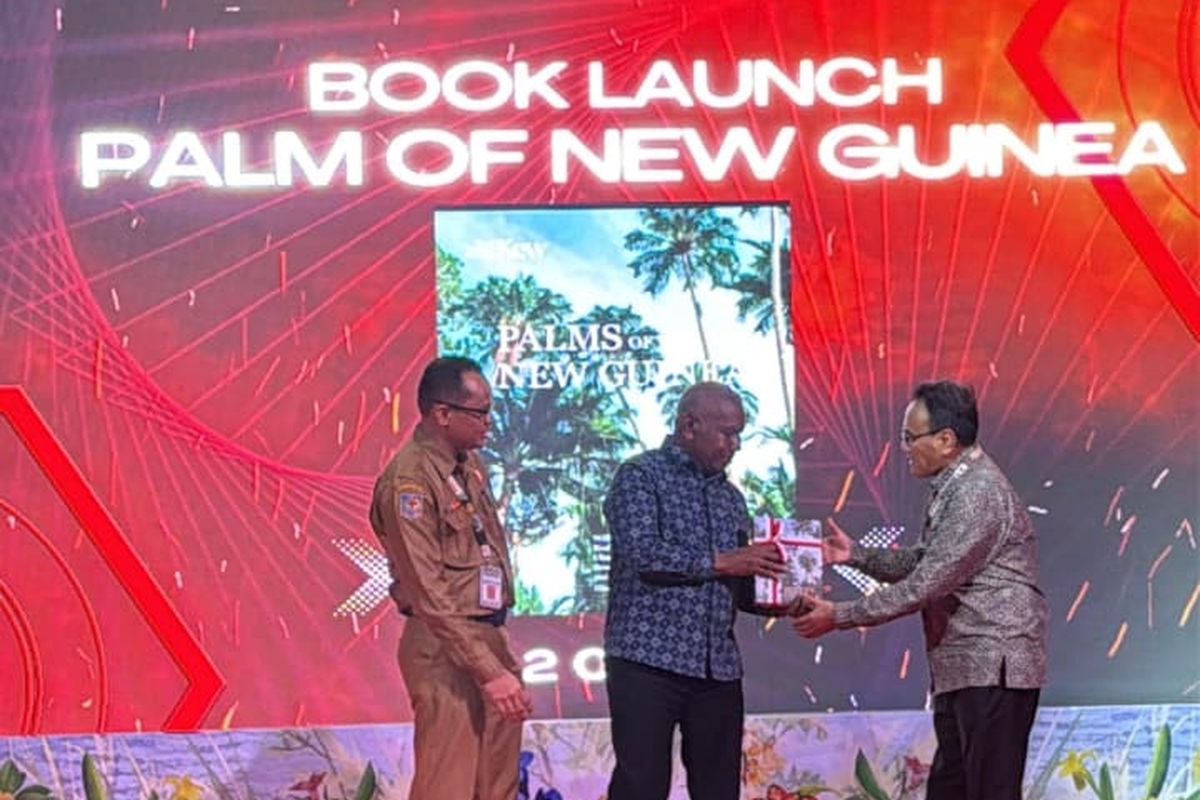 Peluncuran buku Palms of New Guinea di Manokwari, Papua Barat, Senin (9/2/2026)