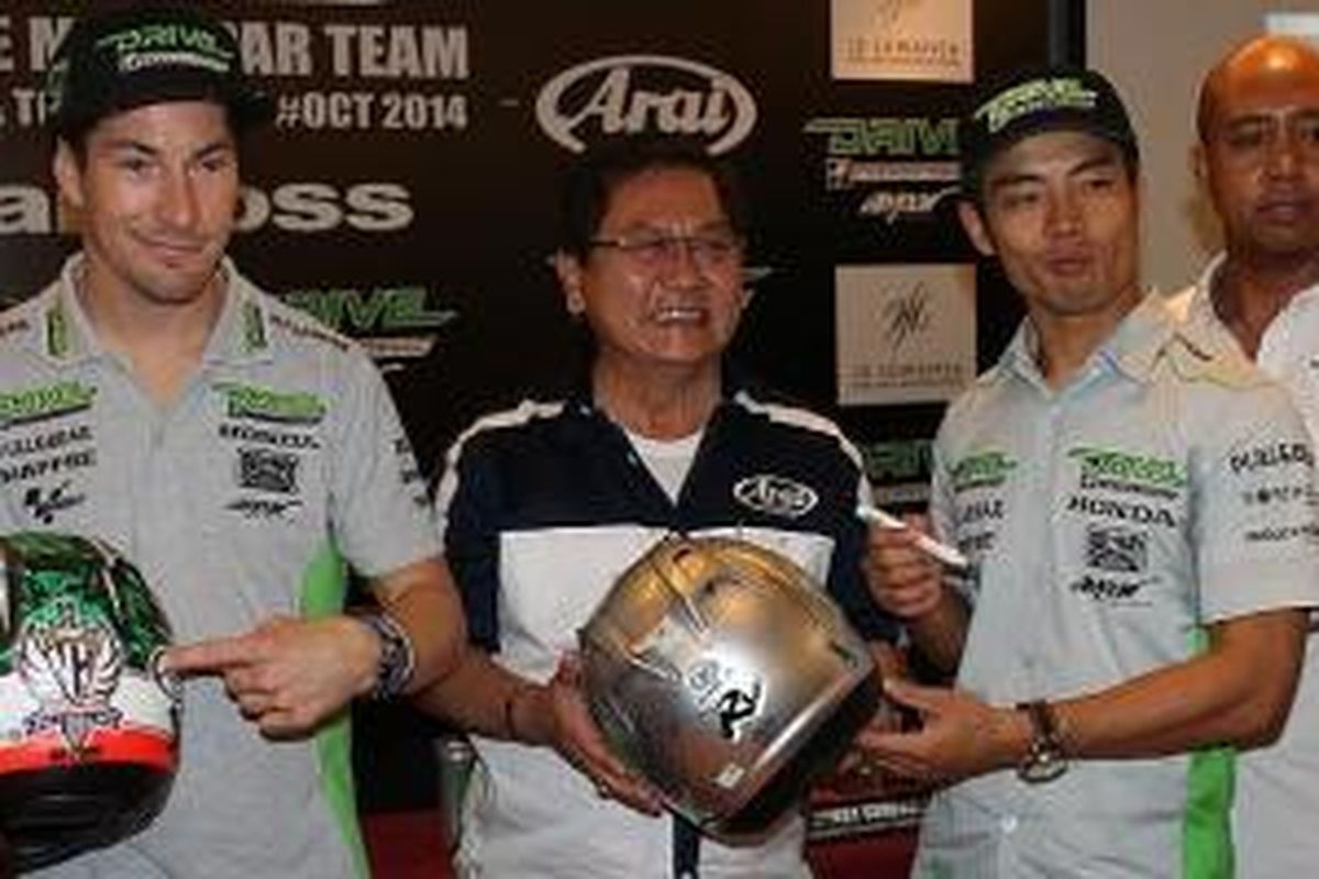 Nicky Hayden dan Hiroshi Aoyama resmikan Arai