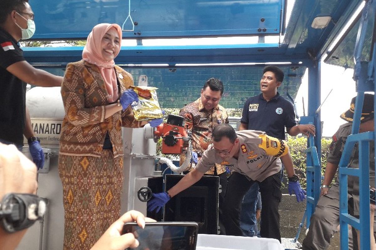 Polres Metro Jakarta Barat melakukan pemusnahan narkoba hasil tangkapan barang bukti periode Agustus-September pada Selasa (2/10/2018).