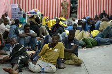 Italia Selamatkan 700 Orang Imigran asal Afrika