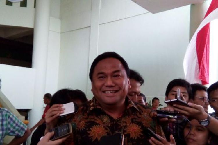 Bos Panasonic Gobel Indonesia, yang juga eks Menteri Perdagangan Rachmat Gobel meninjau Pasar Kramat Jati bersama Menteri Perdagangan Thomas Lembong, Selasa (18/8/2015).