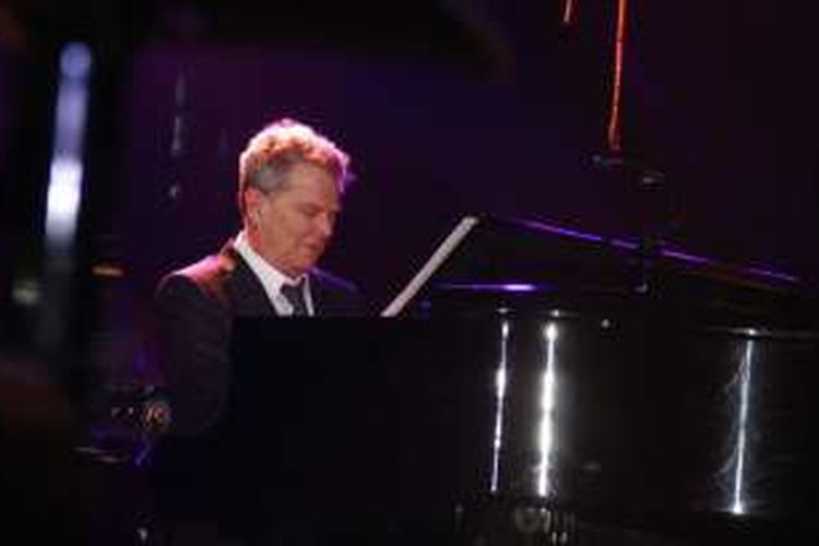 David Foster tampil pada perhelatan hari kedua BNI Java Jazz Festival 2016 yang diselenggarakan di JIExpo, Kemayoran, Jakarta Pusat, Sabtu (5/4/2016) malam.