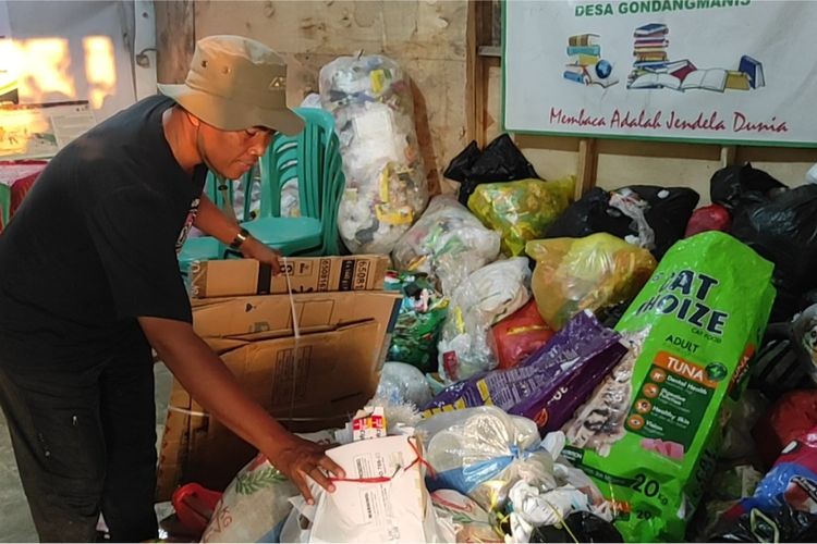 Kisah Munaji: PNS Kudus 11 Tahun Luangkan Waktu Urus Sampah, Bantu Warga Raih Tabungan