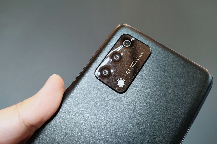 Ilustrasi kamera belakang ponsel misterius Oppo yang dipamerkan Kamis (28/10/2021) yang ternyata adalah Oppo A95.