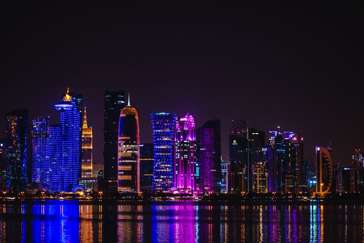 Qatar memiliki berbagai gedung pencakar langit yang megah dan mengagumkan