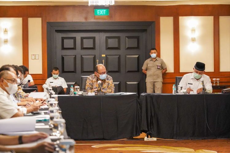 Kemenko Polhukam menggelar rapat bersama Gubernur Sumatera Barat dan sejumlah kepala daerah guna membahas percepatan pembangunan Monumen Bela Negara di Sumatera Barat, Rabu (3/3/3021).