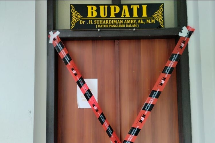 KPK Gelar OTT di Kabupaten Kuansing Riau, Bupati dan Sekda Diminta Serahkan Diri