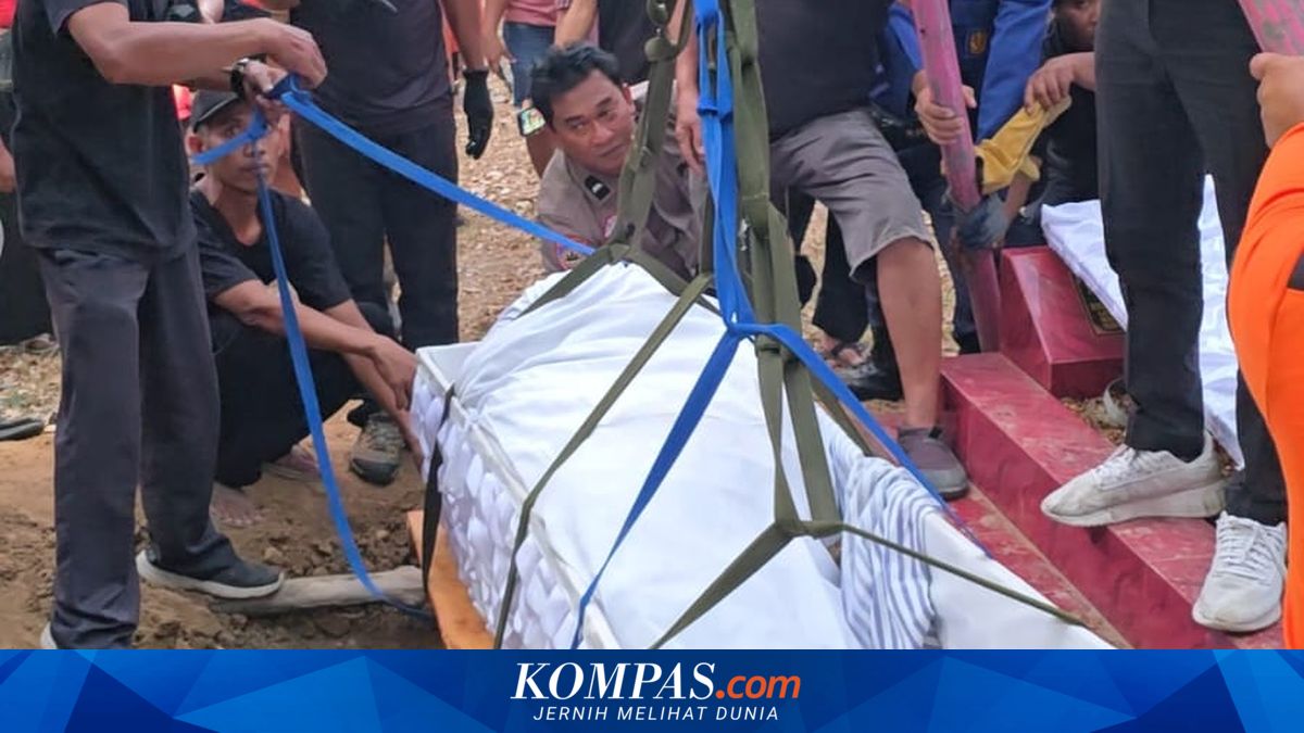 Jenazah Pasien Obesitas 300 Kg di Sragen Dimakamkan Pakai Teknik Vertical Rescue