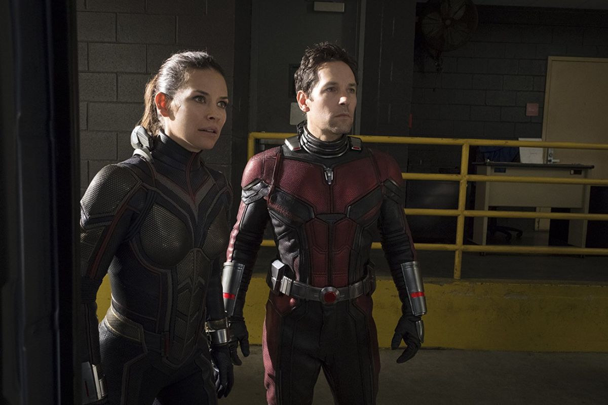 Evangeline Lilly dan Paul Rudd dalam film Ant-Man and The Wasp.