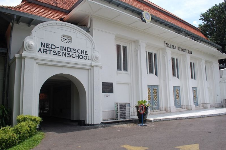 Fakultas Kedokteran (FK) dan Fakultas Kedokteran Gigi (FKG) menduduki peringkat pertama secara nasional di Times Higher Education (THE) World University Rankings by Subjects of Clinical and Health in The Field of Medicine and Dentistry 2023.