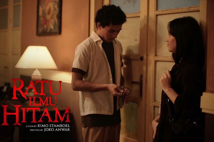 Adegan dalam film horor Ratu Ilmu Hitam.