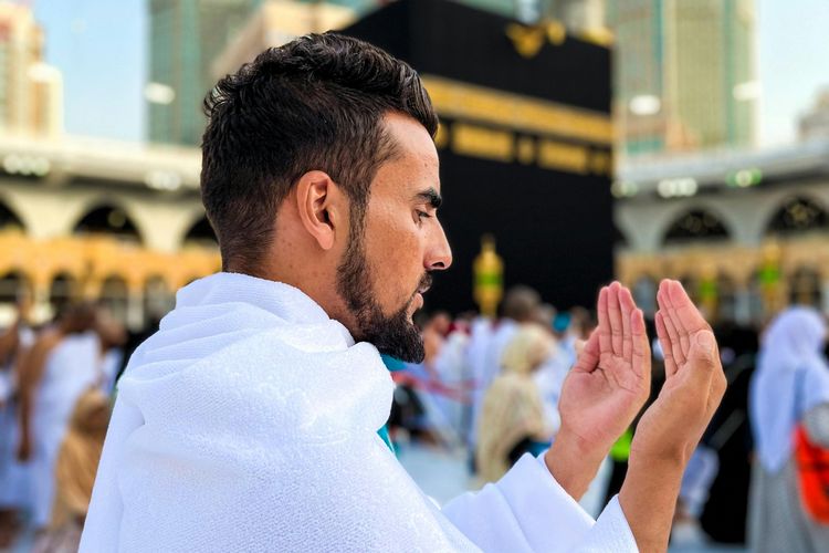 Doa Perjalanan Haji dan Umrah Lengkap, Ini Bacaan dari Berangkat hingga Tiba