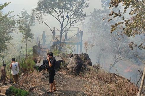 Kebakaran Gunung Ciremai Sambar Objek Wisata Batu Sepur, Wisatawan Nyaris Jadi Korban
