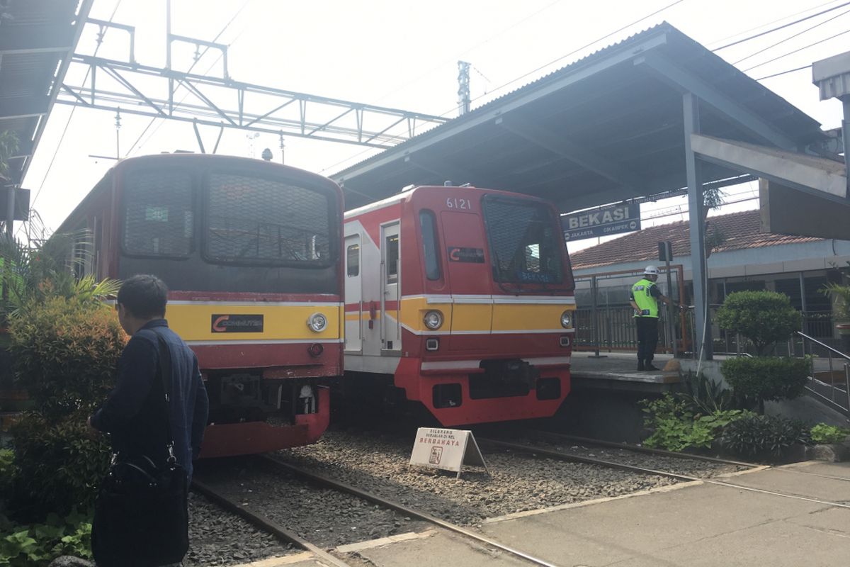 Uji coba jalur lalu lintas KRL Bekasi-Cikarang, Jumat (28/7/2017).