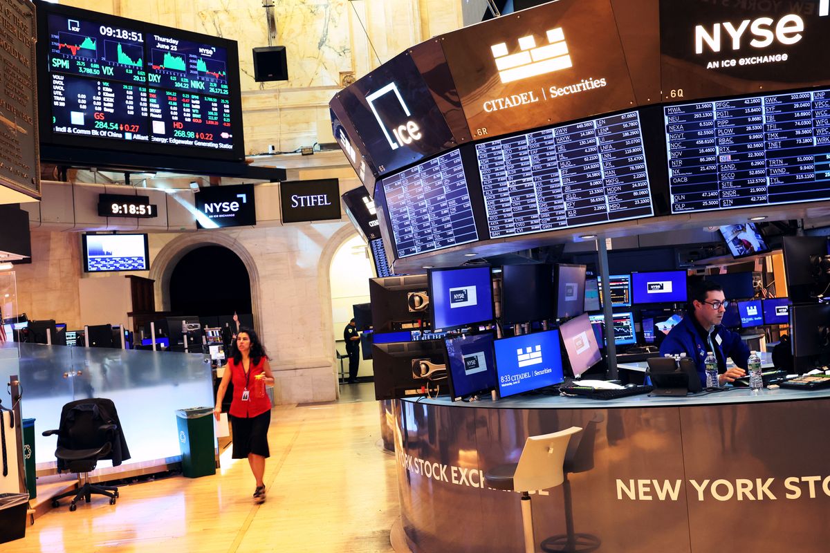 Traders work on the floor of the New York Stock Exchange during morning trading on June 23, 2022 in New York City. Stocks opened on a positive note this morning after ending lower yesterday ahead of today's testimony by Federal Reserve Chairman Jerome Powell before a House panel to discuss the state of inflation in the United States.   Michael M. Santiago/Getty Images/AFP (Photo by Michael M. Santiago / GETTY IMAGES NORTH AMERICA / Getty Images via AFP)