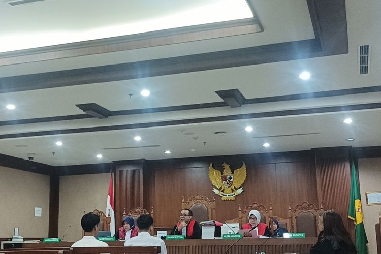 PN Jakpus Tolak Eksepsi 2 Kurir Paket Terdakwa Perusakan Saat Demo Agustus 2025