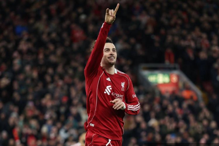 Gelandang Liverpool, Curtis Jones, merayakan gol pada laga putaran keempat Piala FA Inggris antara Liverpool dan Brighton and Hove Albion di Anfield, Liverpool, barat laut Inggris pada 14 Februari 2026.