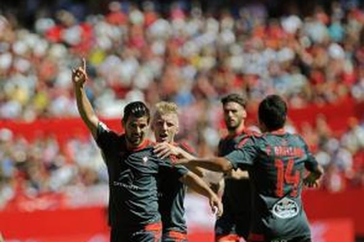Nolito merayakan gol Celta Vigo ke gawang Sevilla, Minggu (20/9/2015). 