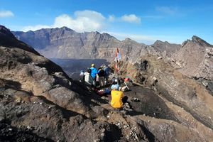 4 Gunung di Pulau Jawa yang Tidak Dianjurkan untuk Pendakian Tektok