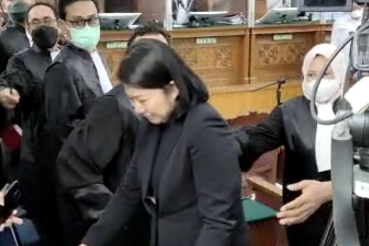 Bharada E: Seandainya CCTV Ada, Mungkin Ibu Putri Tak Berani Bohong di Pengadilan