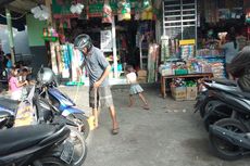 17 Warga Dihukum Sapu Halaman Pasar gara-gara Tak Pakai Masker