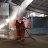 Pabrik Plastik di Gresik Terbakar, Proses Pemadaman Terkendala Pasokan Air